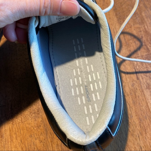 Nike Air Spikeless Golf Shoes - Picture 8 of 9